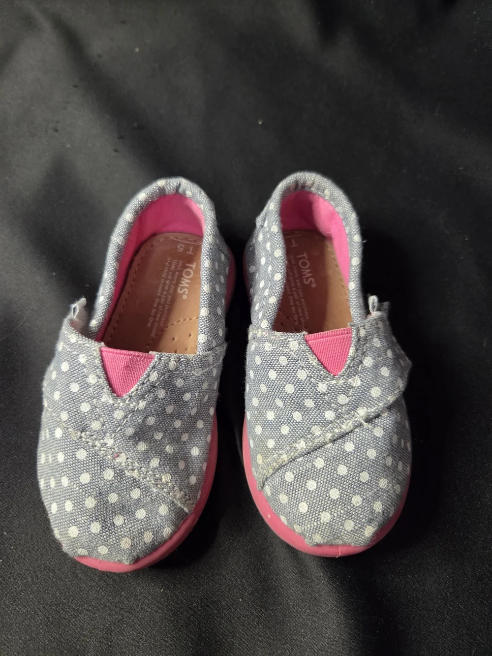 Toms Kids Polka Dot Slip-On Moccasins in Blue and Pink